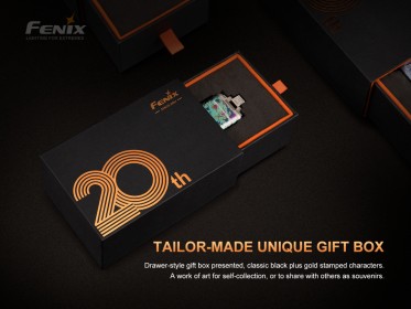 Titánová baterka Fenix APEX 20 modrá