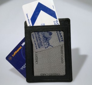 Kožené tienené puzdro až na 6 RFID kariet